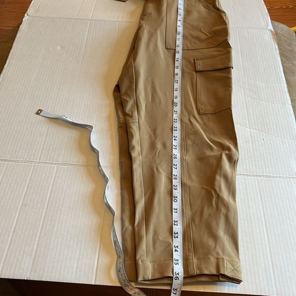 Banana Republic-10-latte cream(tan)-hi rise, belted ,tapered, cargo pants. - Picture 15 of 16